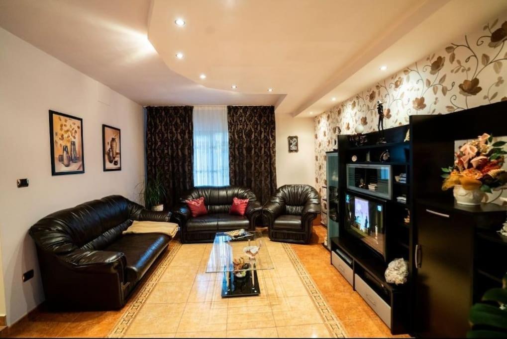 Casa Mona Βίλα Oradea Εξωτερικό φωτογραφία