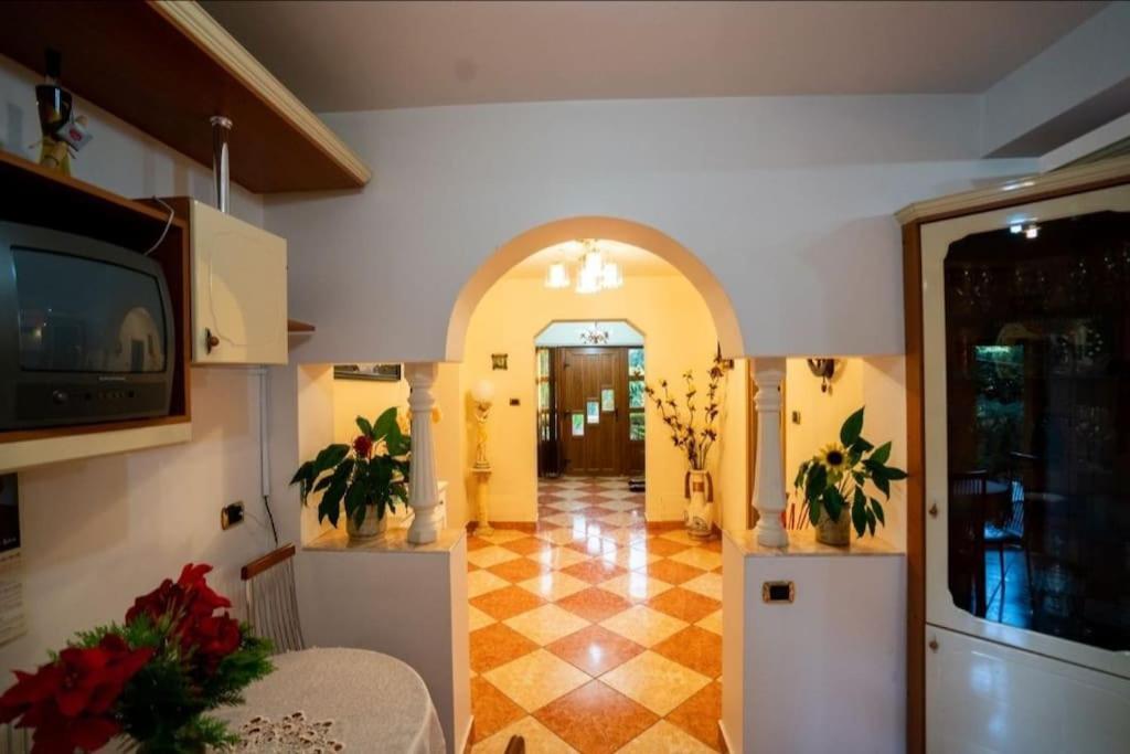 Casa Mona Βίλα Oradea Εξωτερικό φωτογραφία